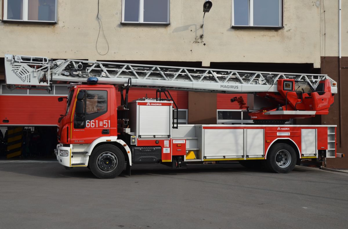 Nowy wóz specjalistyczny dla strażaków zdjęcie poglądowe