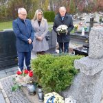 złożenie kwiatów na nagrobkach byłych pracowników i radnych powiatu wodzisławskiego