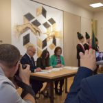 Umowy podpisują: starosta wodzisławski, dyrektor PCKZiU oraz dyrektor Eko-Okien.