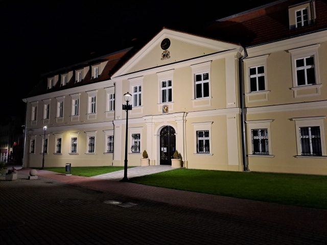 Pałac Dietrichsteinów nocą